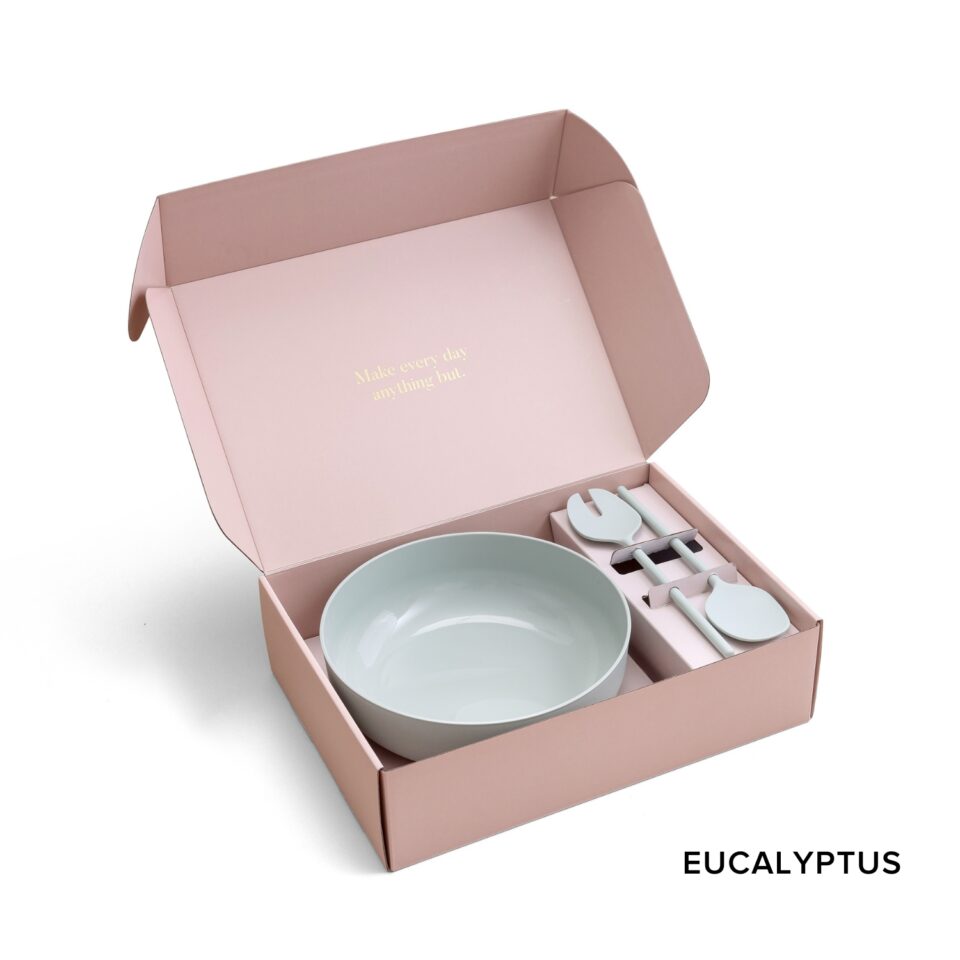 Styleware Entertainer Gift Pack, a Large Bowl + Lid Set with Salad Servers packaged in a limited edition Gift Box, the perfect present to spoil your loved ones.