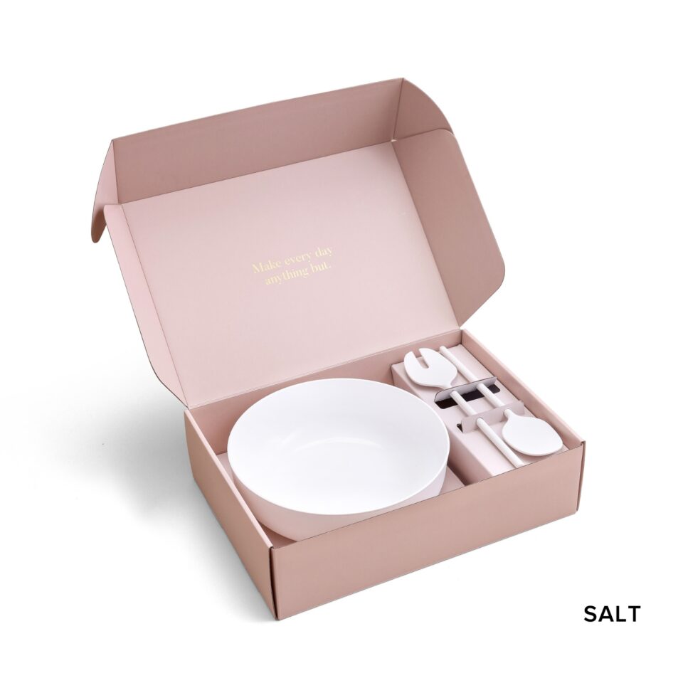 Styleware Entertainer Gift Pack, a Large Bowl + Lid Set with Salad Servers packaged in a limited edition Gift Box, the perfect present to spoil your loved ones.